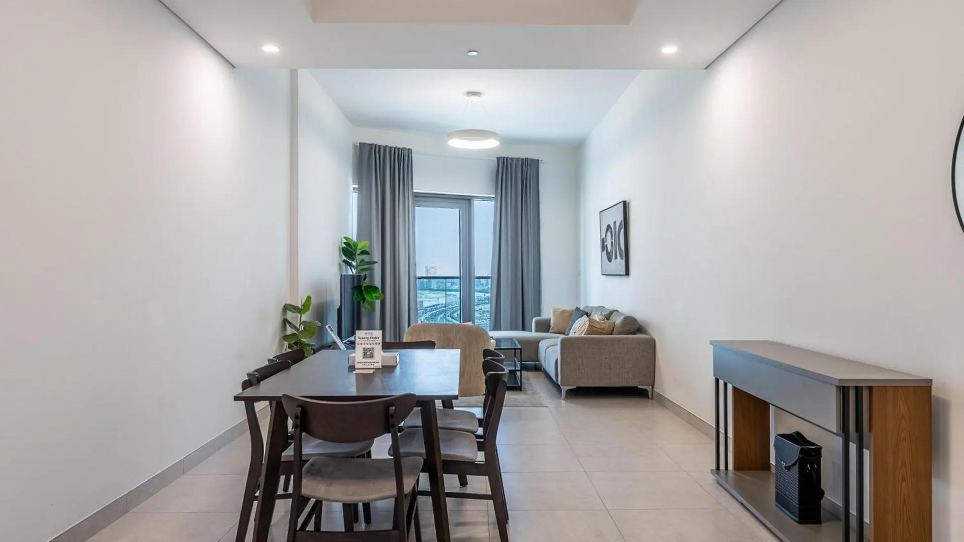 Apartman Enjoy Clear Skies 1Br With Burj Khalifa Views Dubaj